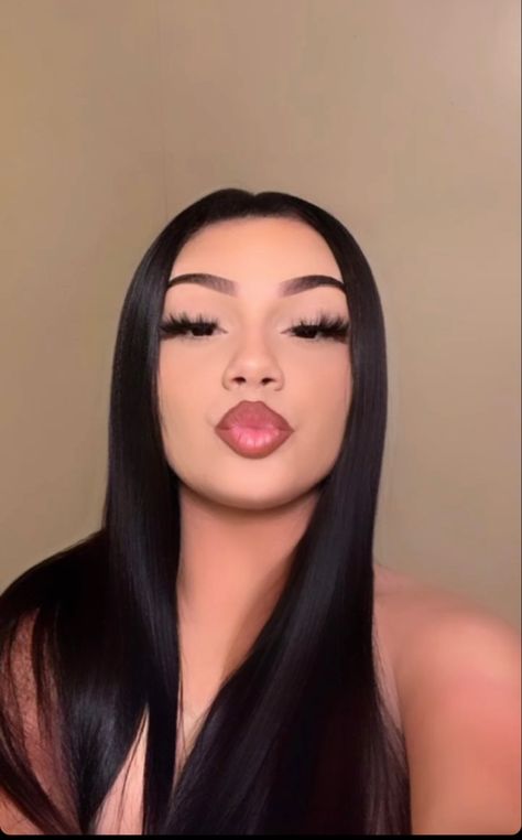 Gangsta Makeup, Copy And Paste Latina Makeup, Latin Makeup, Makeup Baddie, Simple Everyday Makeup, Beautiful Freckles, Cute Eye Makeup, Makeup Face Charts, Kissy Face