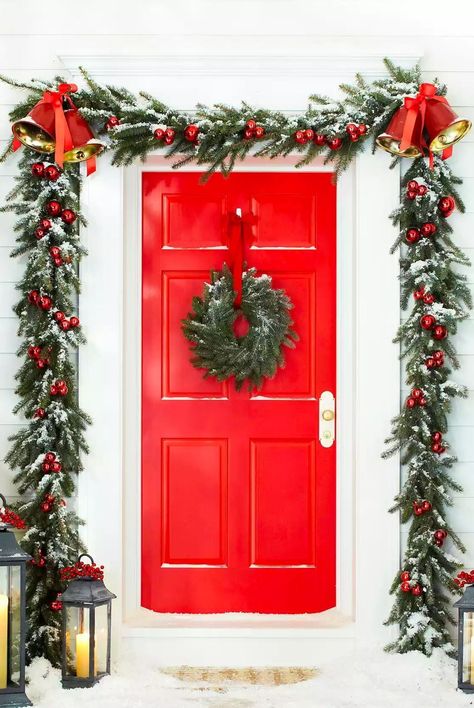 Welcome Home to the Holidays: Festive Front Door Decor Ideas