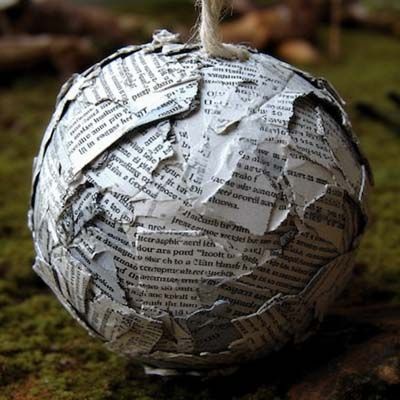 DIY Paper Mache Christmas Ornaments: A Fun Holiday Craft Paper Mache Balls Diy, Papier Mache Christmas Ornaments, Christmas Paper Mache Decorations, Paper Mache Christmas Crafts, Diy Paper Mache Ornaments, Paper Mache Christmas Ornaments Diy, Paper Mache Ornaments Diy, Paper Mache Christmas Decorations, Paper Mache Christmas Ornaments