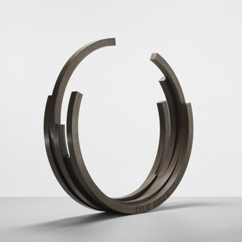 Bernar Venet rolled steel bracelet Sculptures Céramiques, Sculpture Metal, Steel Art, Steel Sculpture, Contemporary Sculpture, Sculpture Installation, Modern Sculpture, Paper Sculpture, Abstract Sculpture