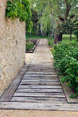 Crosstie walkway Walkways Paths, Garden Walkway, Garden Pathway, Garden In The Woods, Wooden Garden, Garden Cottage, Shade Garden, Front Garden, Backyard Design