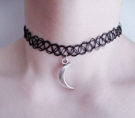 Cute Choker Necklaces, Mrs Necklace, Emo Jewelry, Moon Choker, Tattoo Moon, Crescent Moon Tattoo, Grunge Pastel, Goth Choker, Tattoo Choker