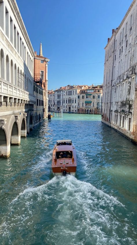 Nyu Florence, Italy Vibes, Dream Place, Italy Summer, Italy Aesthetic, Dream Travel Destinations, Future Travel, Pompeii, Beautiful Places To Travel