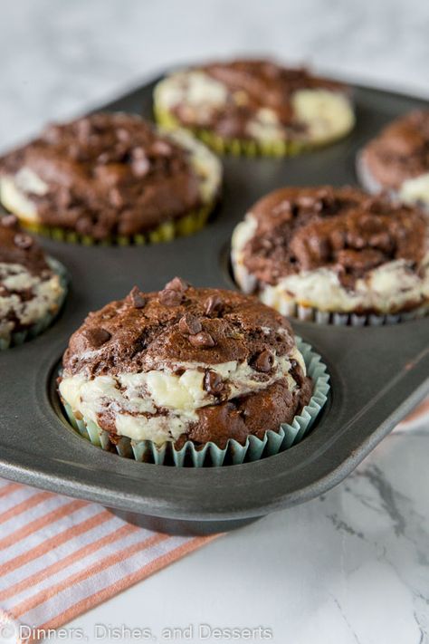 Double Chocolate Cheesecake Muffins, Chocolate Cheesecake Muffins, Quick Cheesecake, Double Chocolate Cheesecake, Cheesecake Muffins, Cream Cheese Muffins, Chocolate Chip Cheesecake, Muffin Tin Recipes, Chocolate Muffins