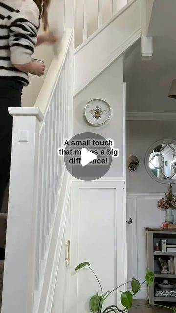 Frenchic Paint ❤️ on Instagram: "Create a faux wood look with this dynamic product duo. 🤩 That's right! Warm up your walkway and give your staircase a more country cottage feel with our infamous paint hack! 🤍🌾 Frenchic Fan Leanne (over at @very_lt_interiors) shows us how easy it is to give your bannister a more faux oak finish using our classic cream shade 'Crème de la Crème' from the self priming and self sealing The Lazy Range, along with our durable 'Browning Wax' to add that aged, rustic look to the paint. 😉 The ultimate power couple! ℹ️ Looking to use the hack around your home? Head on over to the FAQ section at the bottom of our website for more information on using our 'beam hack' in other areas of your home." Frenchic Blackjack Stairs, Bannister Colour Ideas, Frenchic Paint Bannister, Frenchic Paint Wood Effect, Hallway Bannister Ideas, Frenchic Browning Wax Stairs, Frenchic Browning Wax Hack, Bannister Ideas Painted, Painted Staircase Ideas