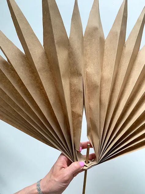 Simple DIY Palms and Dried Palm Backdrop - Something Turquoise Dried Palm Backdrop, Palm Backdrop, Palm Leaf Decor, Paper Flower Art, Paper Fan, Paper Leaves, Tissue Paper Flowers, Diy Photography, Paper Fans