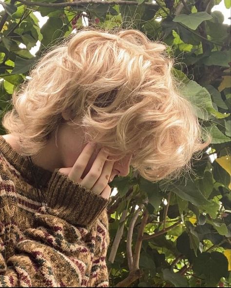 caleb altair Short Grunge Hair, Hair Inspiration Short, Fluffy Hair, Short Hair Haircuts, Hair Reference, Cut My Hair, Grunge Hair, Dream Hair, Aesthetic Hair