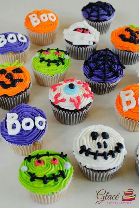 Haloween Decoracion Cupcakes, Halloween Cupcakes Ideas For Kids, Easy Halloween Cupcakes Ideas, Halloween Inspired Cupcakes, Simple Halloween Cupcake Ideas, Halloween Themed Cupcakes Easy, Cupcake Decorating Ideas Halloween, Easy Halloween Cupcakes Decoration, Cupcake Ideas Halloween