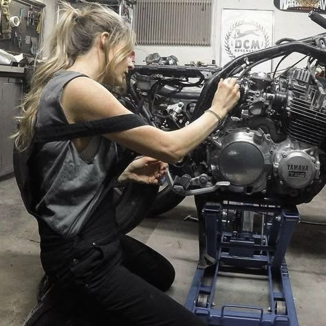 mechanic girl Mechanics Aesthetic, Woman Mechanic, Girl Mechanics, Mistakes Were Made, Bmw Cafe Racer, Biker Babe, Yamaha Motorcycle, Small Town Girl, Car Mechanic