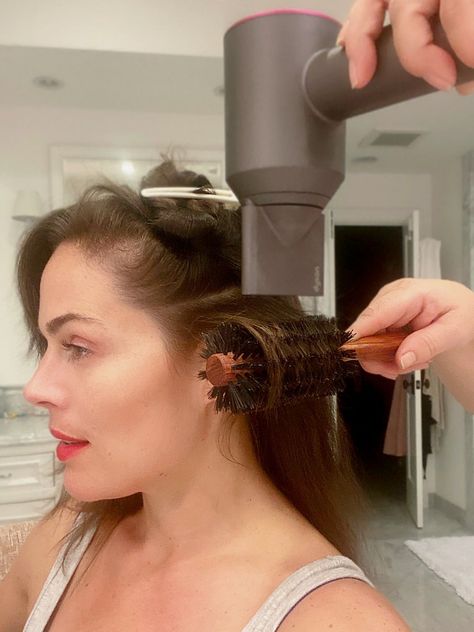 At Home Brazilian Blowout, How To Give Yourself A Blowout, Blow Dry Your Own Hair, How To Do A Blowout On Yourself, How To Blowout Hair, Blowout Diy, Diy Blowout, Dry Long Hair, Blowout At Home