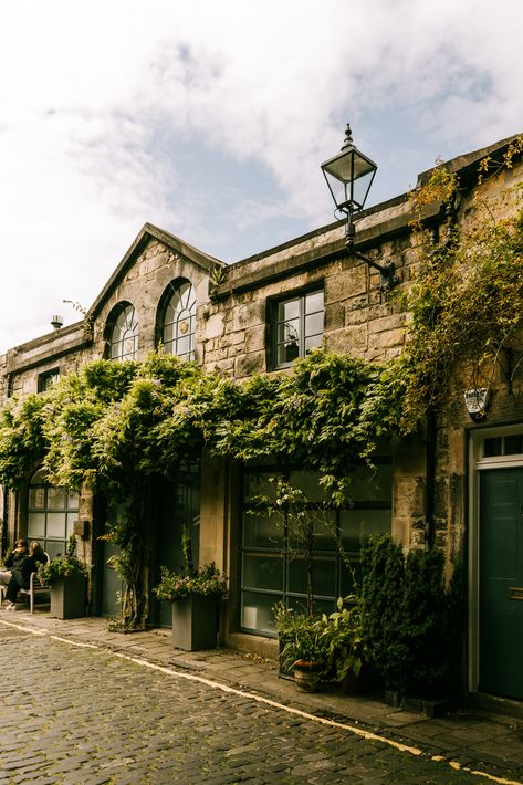 Circus Lane, Edinburgh Circus Lane Edinburgh, Edinburgh Photography, Edinburgh Travel, Couples Session, Reference Photos, Couples Photoshoot, Edinburgh, Travel Photos, About Uk