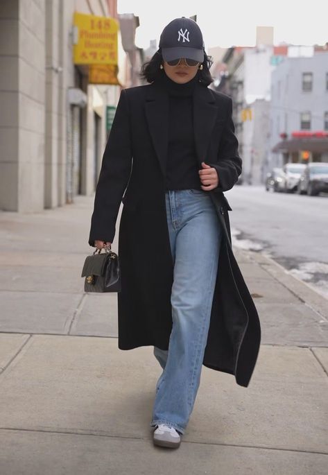 Autumn Black Jeans Outfit, Fall Fashion 2024 Street Style, Paris Autumn Outfits 2024, Long Sleeve Dinner Outfit, Museum Outfit Ideas Aesthetic, Ny Fitted Hat Outfit Black Women, How To Dress Adidas Samba, Black Coat And Jeans Outfit, Paris Autumn Outfit Street Styles