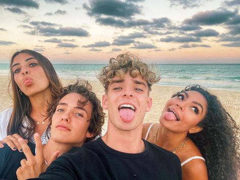 NOW UNITED on Instagram: “Happy Monday from the beach!! - SABINA 🇲🇽 NOAH 🇺🇸 JOSH 🇨🇦 ANY 🇧🇷” Double Dates Aesthetic, Enchanted Prince, Simon Fuller, Cuba Photos, Double Dates, Josh Beauchamp, Noah Urrea, Eyes On The Prize, Now United