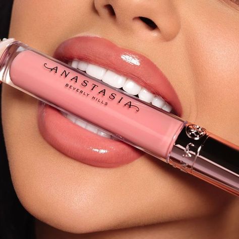 Anastasia Beverly Hills Lipgloss, Anastasia Lipgloss, Makeup To Try, Prom 2023, Pink Lip Gloss, Lip Glosses, Abayas Fashion, Pink Lips, Anastasia Beverly Hills