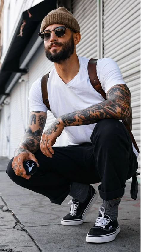 Tattooed Men Fashion, Hipster Men Outfit, Street Casual Outfits Men, Mens Hipster Style, Concert Outfit Ideas Dress, Tattoo Fading, Tattoo Aftercare Products, Tattoo Outfit, Men's Winter Fashion