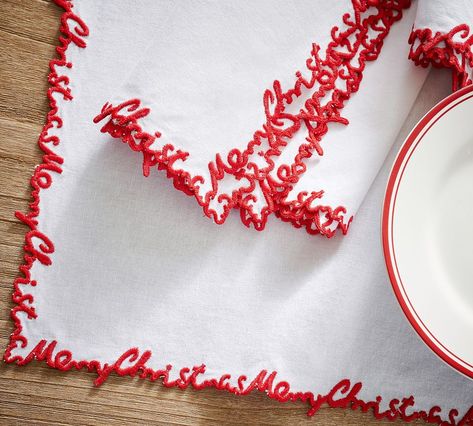 Embroidery Napkins, Bar Napkins, Napkin Rings Diy, Diy Napkins, Embroidered Napkins, Christmas Labels, Christmas Table Cloth, Christmas Tablescapes, Cloth Napkin