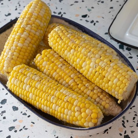 Steam Corn On The Cob, Steamed Corn On The Cob, Steam Corn, Corn On The Cob Recipe, Cook Corn, Steamer Basket, Ears Of Corn, Corn On The Cob, Corn On Cob