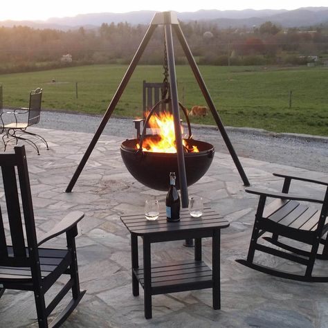 Outside Fire Pits, Brick Fire Pit, Fire Pit Ideas, Outdoor Fire Pit Designs, Fire Pit Ring, Fire Pit Landscaping, Metal Fire Pit, Cool Fire Pits, Portable Fire Pits