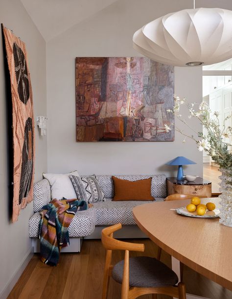 A Social Sydney Home Elevated By Garden Views + On Point Decoration! Arent Pyke, Built In Banquette, Corner Seating, Colour Texture, The Home Edit, Furniture Placement, Room Transformation, Apartment Interior, Home N Decor