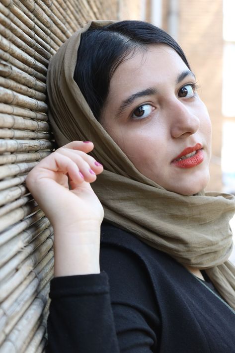 Kimia Hosseini, Asghar Farhadi, Iranian Actress, A Separation, Beauty Hacks Lips, Iranian Beauty, Cinema Art, Beautiful Muslim Women