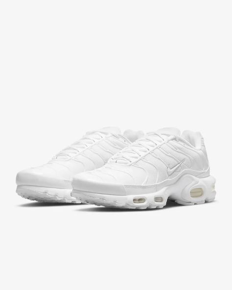 Nike Air Plus, Sneakers Nike Air Max, Nike Tn, White Running Shoes, Nike Models, Shoes Sneakers Nike, White Shoes Women, Nike Air Max Plus, Air Max Plus