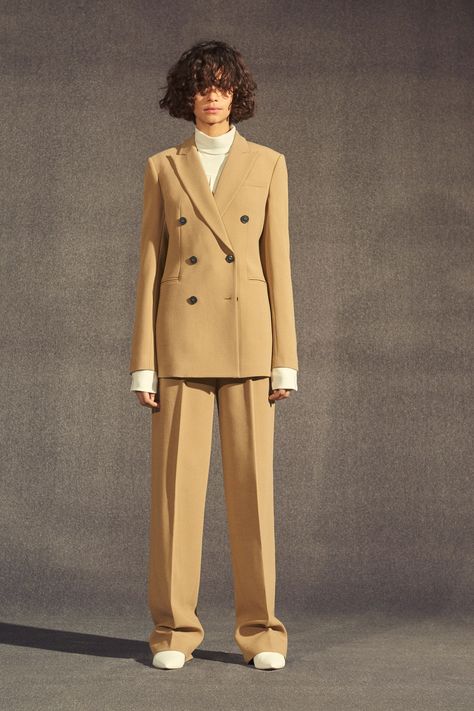 Woman Suit Fashion, Business Dress, Runway Looks, Blazer Fashion, Fall 2017, Suit Fashion, Looks Vintage, Womens Fashion Trends, Primavera Estate