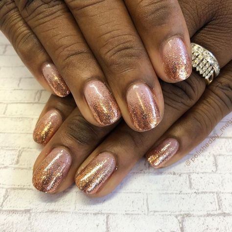 Gold Glitter Short Nails, Short Nail Designs Gold, Cute Ombre Nail Designs, Glitter Tip Nails Ombre, Gold Ombre Nails Glitter, Simple Sparkle Nails, Rose Gold Sparkle Nails, Nails Design For Black Women, Rose Gold Glitter Nails