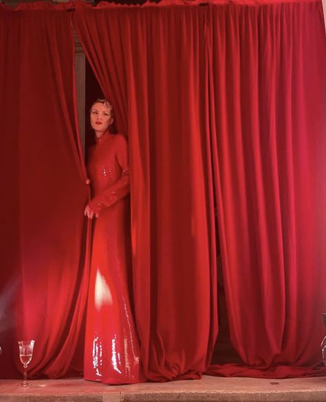 Curtain Photoshoot, Vintage Drapes, Cny 2025, Red Velvet Curtains, Lounge Fashion, Red Curtains, Velvet Curtains, Fashion Videos, Fashion Photoshoot