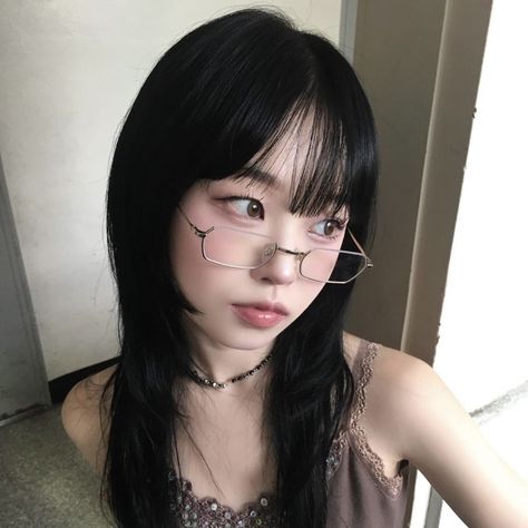 pose + art reference glasses aesthetic Pose Art Reference, Asian Glasses, People With Glasses, Pose Art, Glasses Aesthetic, Glasses Inspiration, Glasses For Your Face Shape, Haircut Inspo, Glasses Makeup