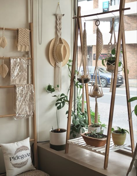 PidegoArt - Macrame Plant hangers and more! Made in Sydney Australia with Love! Plant Hanger Frame, Macrame Shop Display, Macrame Store Display, Macrame Stand Diy, Macrame Market Display, Macrame Work Station, Macrame Store, Practical Macrame, Macrame Aesthetic