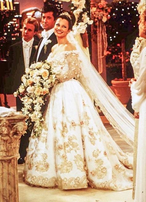 11 Times When “The Nanny” Showed Us What True Style Means Nanny Show, Nana Fine, Die Nanny, Movie Wedding Dresses, Diana Wedding Dress, Nanny Outfit, Fran Fine Outfits, Tv Weddings, Princess Diana Wedding