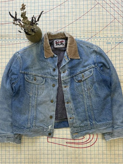 Vintage Lee Storm Rider Blanket Lined Denim Jacket Fits XL Denim Jacket Fits, Lined Denim Jacket, Jacket Fits, Vintage Denim Jacket, Men's Outerwear, Lion Tattoo, Mens Outerwear, Vintage Denim, Fit Life