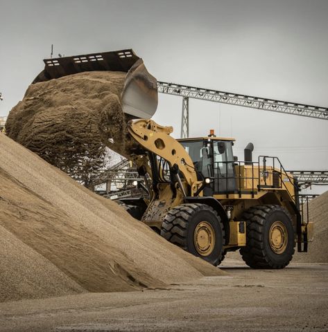 This comprehensive #Cat Loader Size Chart provides an overview of #Caterpillar wheel #loaders, categorized by size and capacity, making it easier than ever to find the perfect #machine for your specific tasks. Wheel Loader, Heavy Machinery, Dump Trucks, Cool Suits, Caterpillar, Wheel, Size Chart, Trucks, Dump Truck