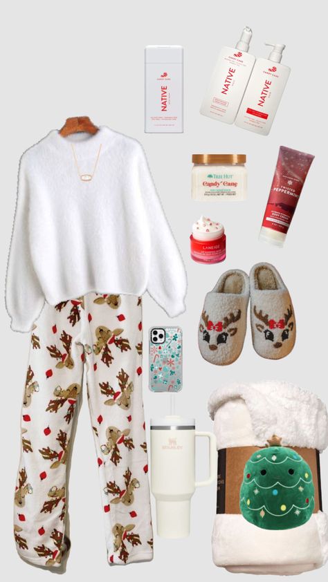 Cute Pajamas Christmas, Christmas Pajama Outfit, Cute Christmas Pjs, Cute Christmas Outfits For Women, Christmas Pajamas Aesthetic, Christmas Mood Board, Preppy Christmas Outfit, Cozy Christmas Outfit, Xmas List Ideas