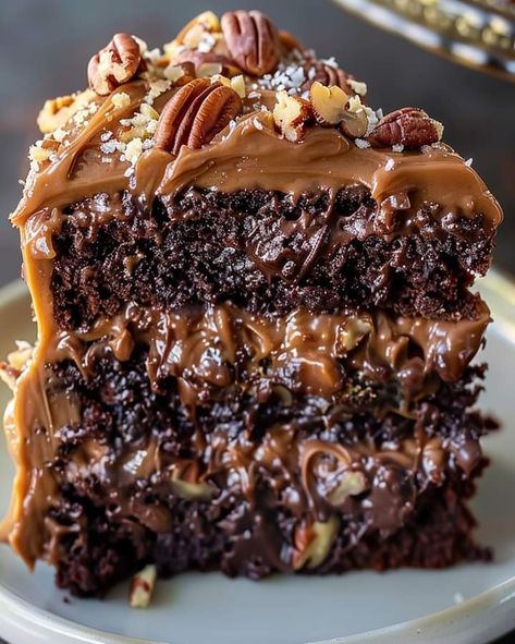 Caramel Chocolate Cake, Appetizing Food, Amazing Chocolate Cake, Caramel Cake Recipe, Desert Food, Fancy Desserts Recipes, Easy Desserts Recipes, Chocolate Deserts, Desserts Faciles