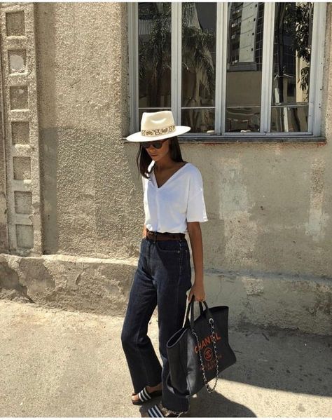 Panama Hat Outfit, Hat Street Style, Hat Outfit Summer, Los Angeles Street Style, Hat Outfits, Hijabista Fashion, Hat Outfit, Team A, Vacay Outfits