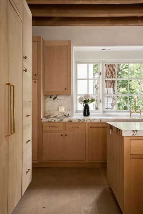 When it comes to kitchen window mistakes, such erroneous decisions can quickly become incredibly costly. In some cases, they're so permanent you simply have to learn to live with them. In between choosing your countertop, backsplash, fittings and fixtures, windows are rarely considered more than where to put them — and the results can be dire. Here's how to avoid them Image credit: Gavin Cater. Design: Studio Roi and Francesca Grace Window Backsplash Kitchen, Backsplash Around Window, Backsplash Window, Window Backsplash, Luxe Kitchen, Countertop Backsplash, Learn To Live, Living Etc, Cozy Kitchen