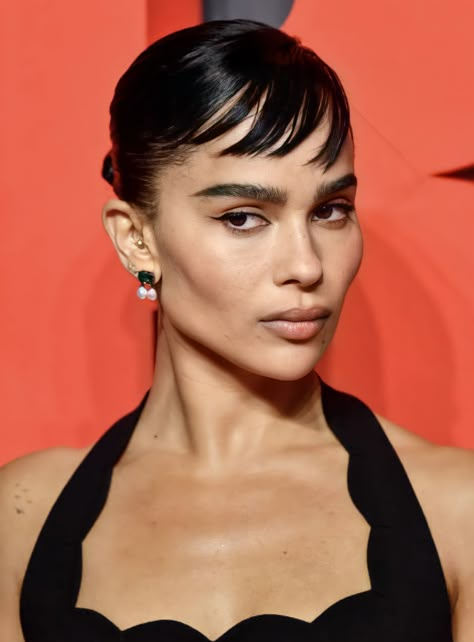 Zoe Kravitz Cheekbones, Sharp Cheekbones Women, Hollow Cheeks Aesthetic, Hollow Cheeks Women, High Cheekbones Aesthetic, High Cheekbones Women, Low Cheekbones, Hollow Cheeks, Zoey Kravitz