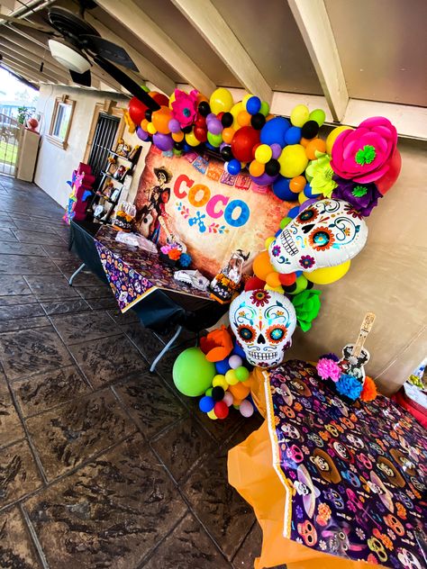 Coco Themed Balloon Arch, Coco Balloon Garland, Coco Birthday, Coco Party, Balloon Business, Birthday Party Balloon, Balloon Arch, 7th Birthday, Balloon Garland