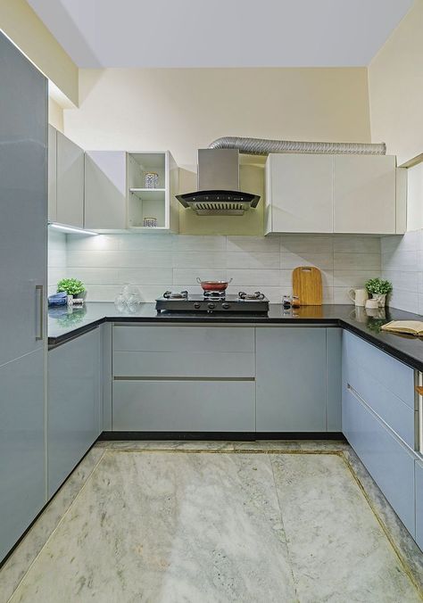 latest-modular-kitchen-design-small-spaces Latest Modular Kitchen Design, Kitchen Ceiling Design, Kitchen Design Small Space, Decor Ideas Kitchen, Latest Kitchen Designs, Simple Kitchen Design, Kitchen Cupboard Designs, Modular Kitchen Designs, Modular Kitchen Design