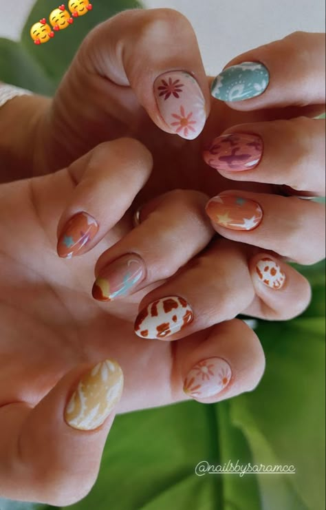 Subtle Western Nails, Desert Inspired Nails, Costal Cowgirl Nails, Zach Bryan Nail Ideas, Boho Rainbow Nails, Cowboy Boot Nails, Western Almond Nails, Granola Girl Nails, Boho Spring Nails