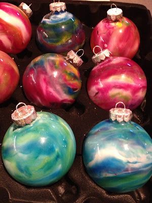 Living, Loving, Laughing, & Creating Everyday: Melted Crayon Ornaments! Ball Ornament Crafts, Teacher Ornaments Diy, Crayon Ornaments, Ornament Crafts For Kids, Ornaments Diy Kids, Melted Crayons, Christmas Diy Kids, Diy Crayons, Clear Glass Ornaments