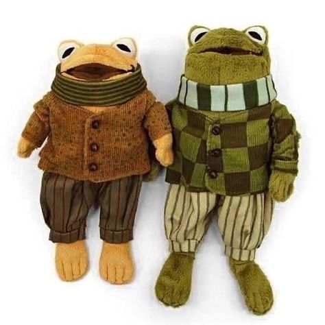 freddie & wilson on Instagram: “i love them follow @dailyspringgreenfrogs for more wholesome froggy content! picture from pinterest, idk source!! #frog #frogmemes…” Frog And Toad, Cute Stuffed Animals, Cute Frogs, Fleetwood Mac, Toad, Stuffed Animals, Art Dolls, Cute Animals, Character Design