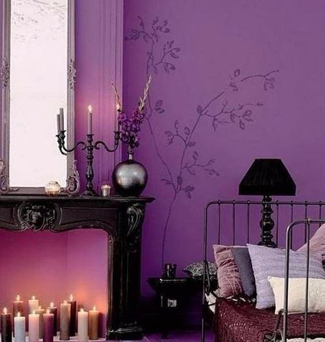 30 Spooky Bedroom Décor Ideas With Subtle Halloween Atmosphere | family holiday.net/guide to family holidays on the internet Romantic Room Design, Romantic Purple Bedroom, Styl Goth, Deco Violet, Purple Bedroom Decor, Sweet Home Style, Interior Boho, Purple Bedrooms, Purple Bedroom