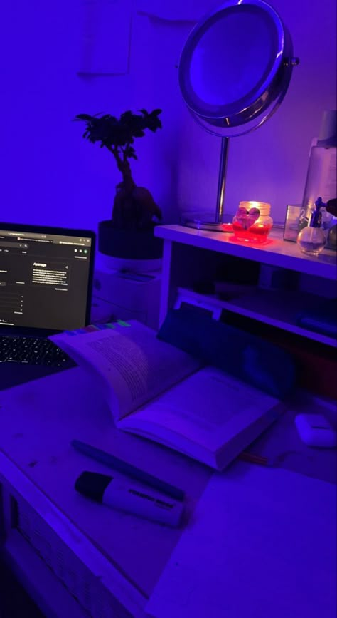 Late Night Room Aesthetic, Homework Aesthetic Night, Late Night Aesthetic Bedroom, Aesthetic Study Inspiration, Late Night Studying Aesthetic, Homework Aesthetic, Study Motivation Aesthetic, Aesthetic Workspace, Homework Motivation