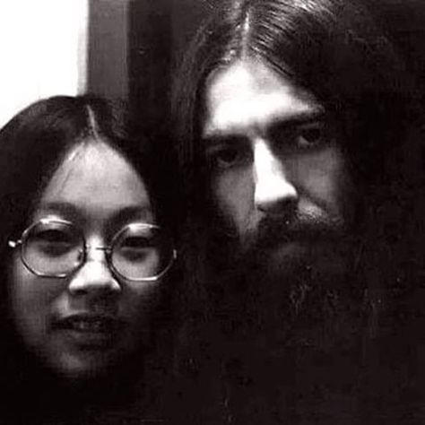 George Harrison and May Pang (John Lennon's assistant) in 1971 May Pang, Olivia Harrison, Georgie Porgie, Guys Trip, Beatles George Harrison, Beatles George, She Loves You, Paul George, Royal Albert Hall