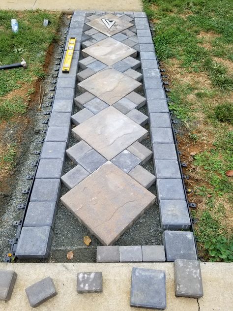 Paver Walkway Diy, Cozy Garden, Backyard Walkway, Patio Pavers Design, Pathway Landscaping, Paver Walkway, Stone Pathway, Casa Exterior, Garden Yard Ideas