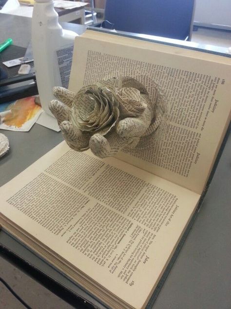 Altered Book Sculpture Art Projects, Book Art Sculptures & Statues, Open Book Sculpture, Book Alteration Art, Book Transformation Art, Art Made Out Of Books, Book Altering Art, Altered Book Ideas, Book Carving Art