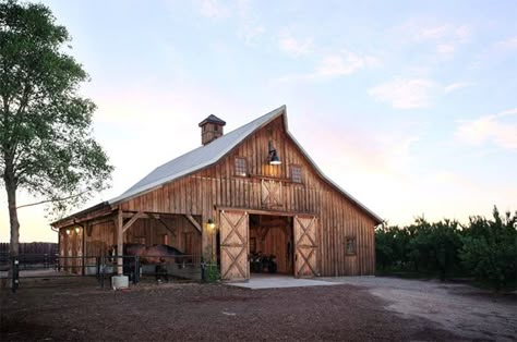 Tour a Multi-Purpose Barn with Plenty of Storage Space - STABLE STYLE Farm Storage Buildings, Barn Style Garage, Farmhouse Sheds, Stable Style, Backyard Barn, Horse Barn Designs, Dream Horse Barns, Horse Barn Plans, Barn Shop