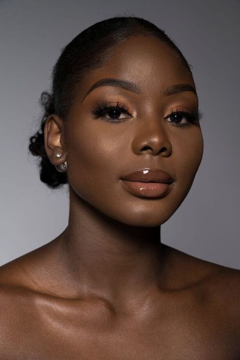 Ahead, 10 of our picks for volumizing brow gels that'll give you the fluffy arches you've been dreaming of. Makeup Ideas For Black Women, Maquillage Yeux Cut Crease, Eyeliner Tips, Makeup For Black Skin, Soft Glam Makeup, Natural Black Women, Black Women Makeup, Dark Skin Makeup, Makeup For Black Women